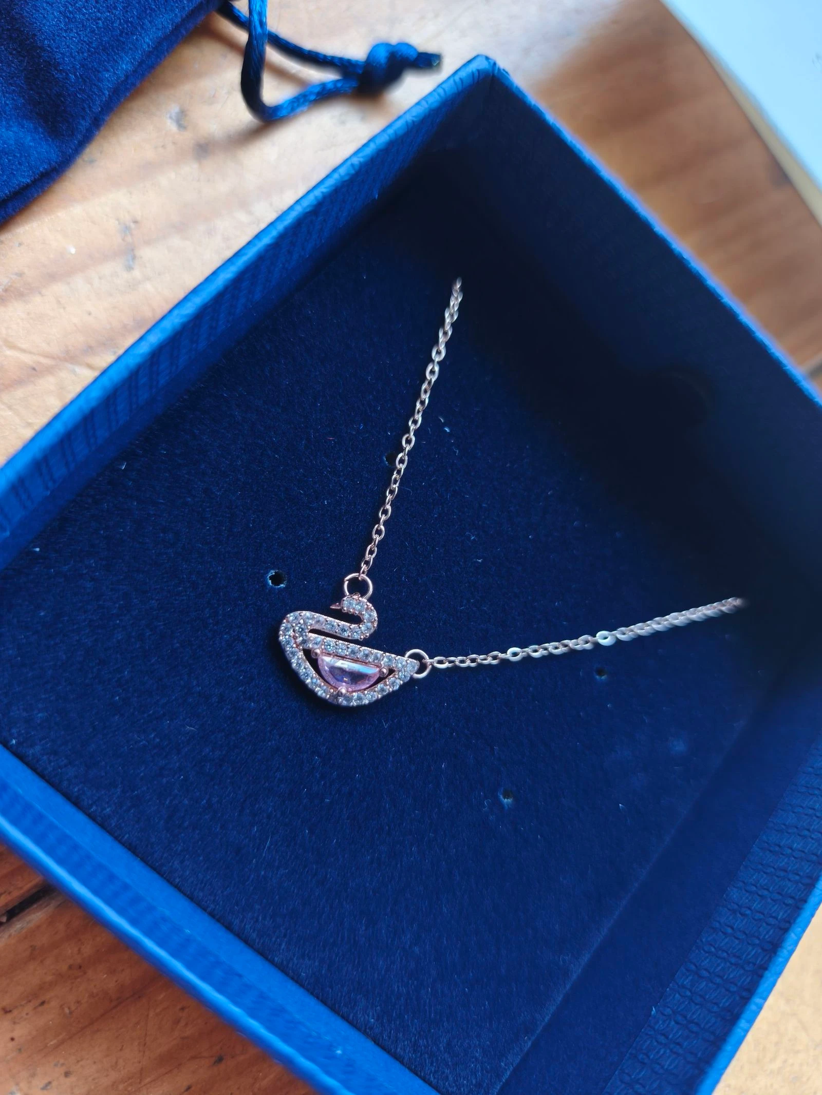 Colar Swarovski Cisne Rosa – photo 2